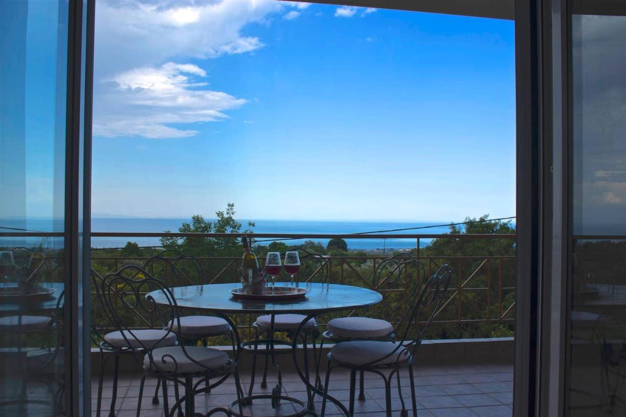 Luxurious Apartment With Sea & Mountain View リトコロン エクステリア 写真